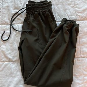 Old Navy Stretch Tech Quick Dry Womens Joggers size XS in the color army green
